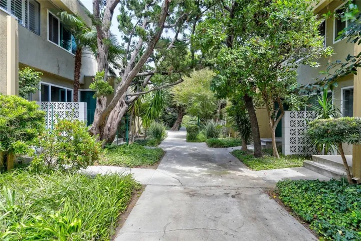 11138 Aqua Vista Street, Studio City, California 91602 — photo 5