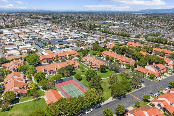 48-web-or-mls-7895 Shell Circle_HB_Large