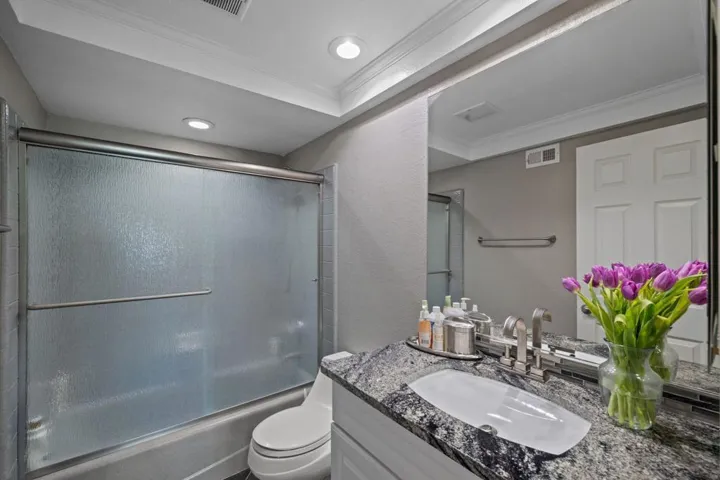 32-web-or-mls-7895 Shell Circle_HB_Large
