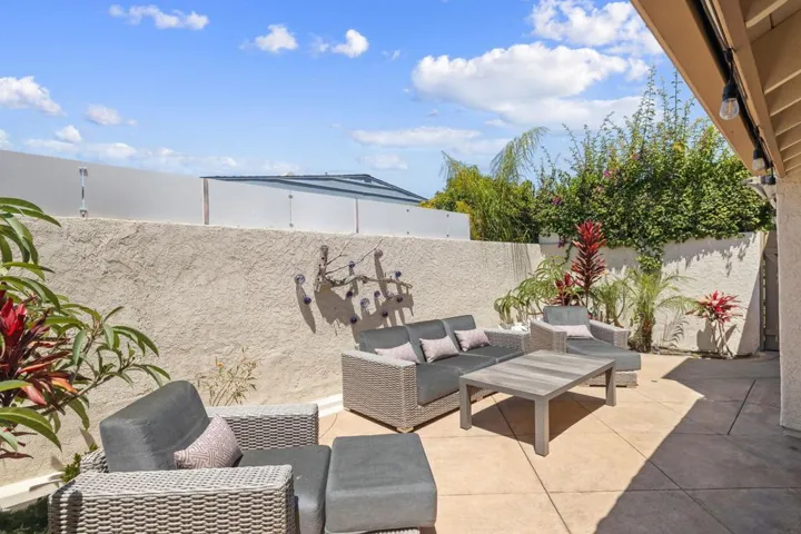 38-web-or-mls-7895 Shell Circle_HB_Large