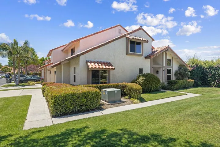 3-web-or-mls-7895 Shell Circle_HB_Large-