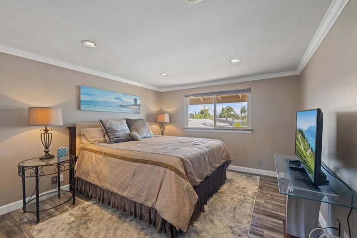 36-web-or-mls-7895 Shell Circle_HB_Large