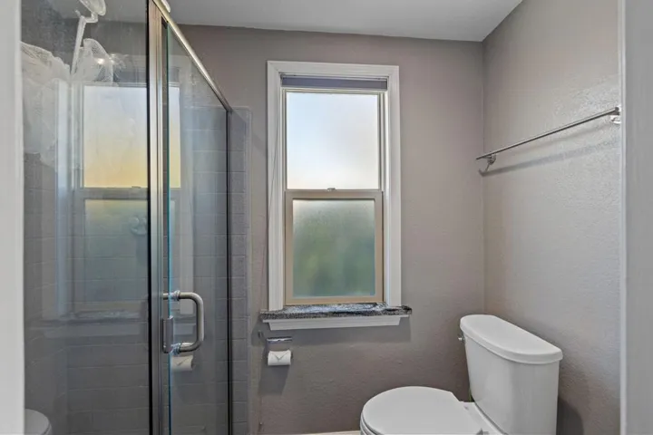 27-web-or-mls-7895 Shell Circle_HB_Large