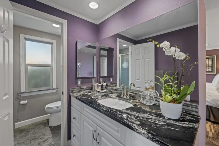 26-web-or-mls-7895 Shell Circle_HB_Large