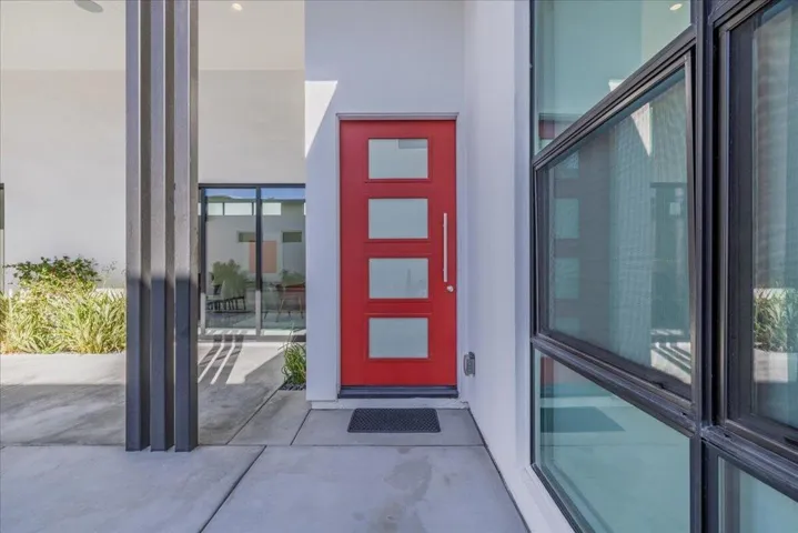 06-Front Door