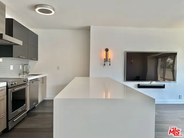 999 N Doheny Drive 612, West Hollywood, California 90069