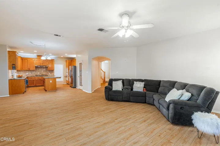 13_living_room_6