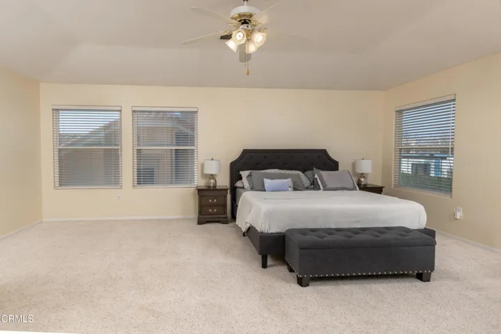 24_master_bedroom_1