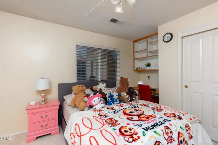 21_bedroom_1