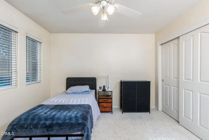 22_bedroom_2