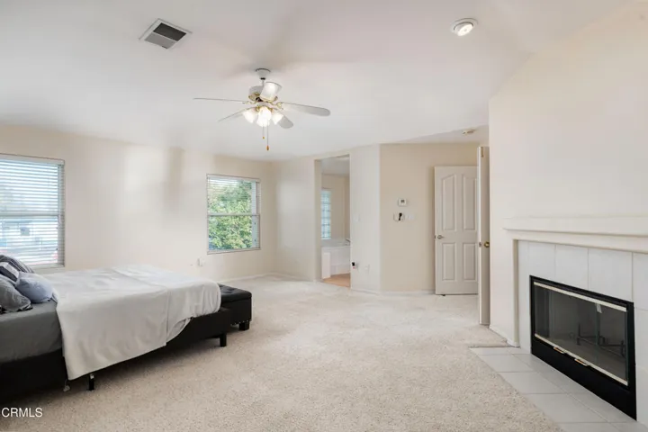 26_master_bedroom_3