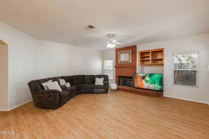 12_living_room_5