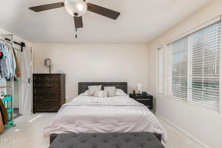 29_master_bedroom_6