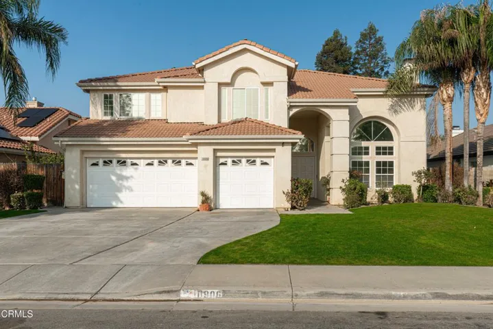 03_front_exterior_2