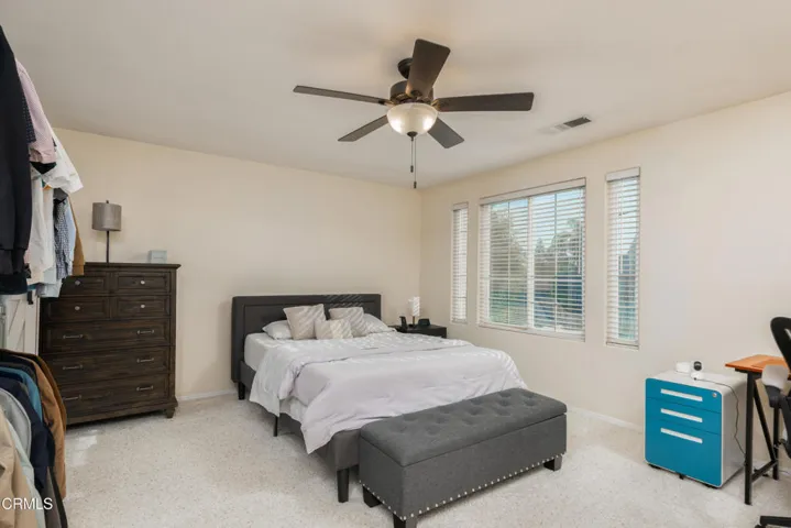 28_master_bedroom_5