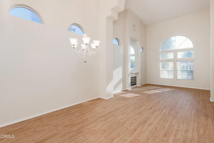 11_living_room_4