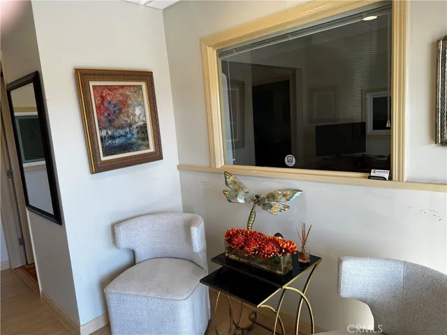 Entrance - shared waiting area