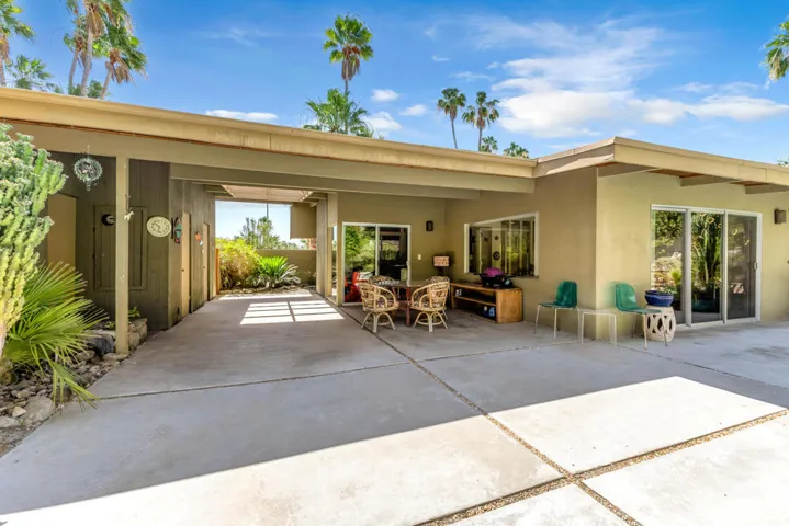 breezeway view