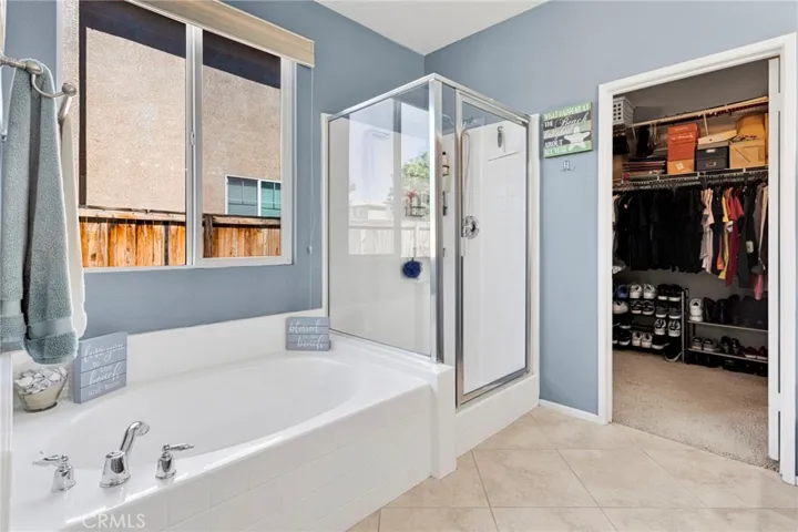 soaking tub / stand in shower