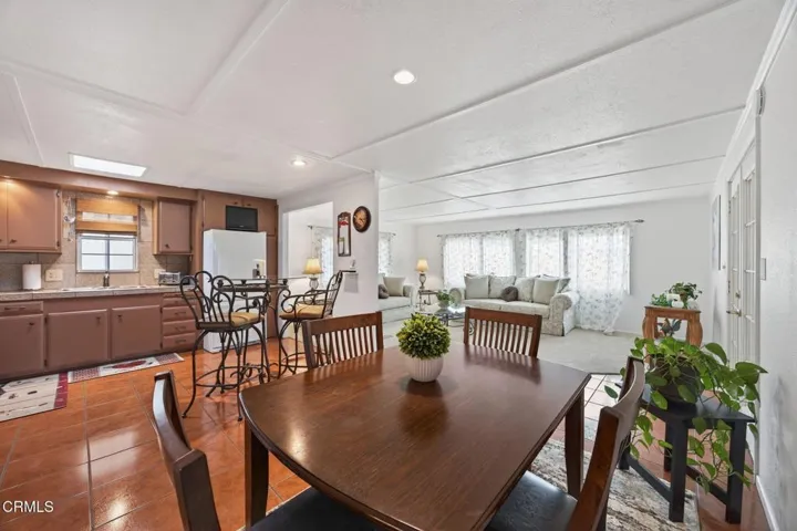 21-web-or-mls-018_Upmarketmedia_720San#5