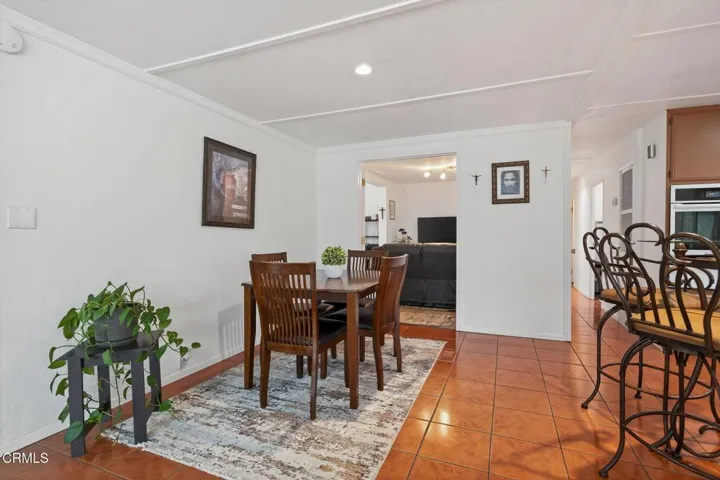 15-web-or-mls-017_Upmarketmedia_720San#5