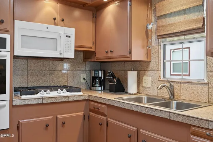 18-web-or-mls-022_Upmarketmedia_720San#5