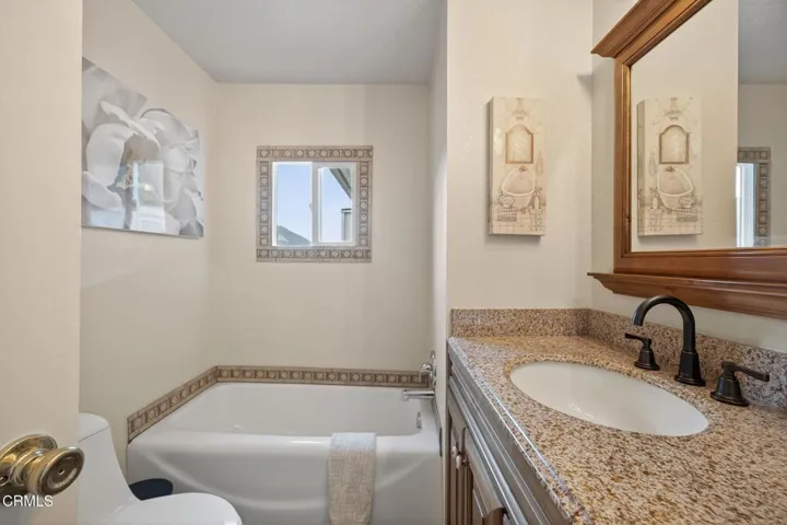 32-web-or-mls-036_Upmarketmedia_720San#5