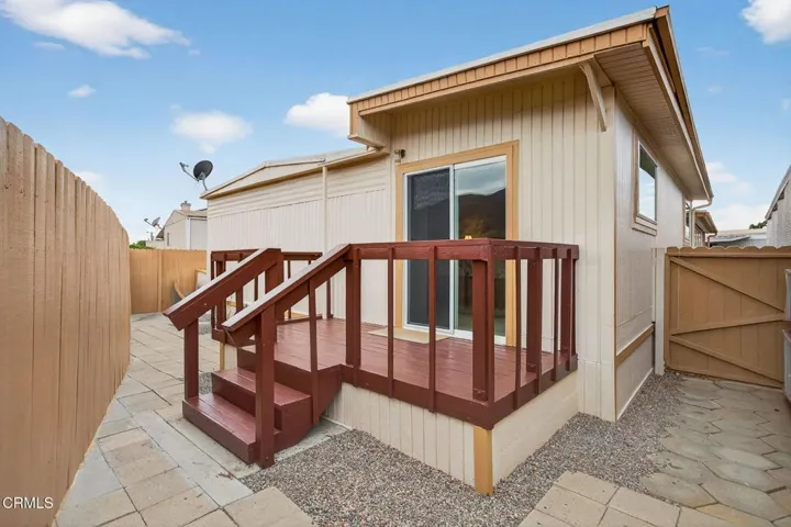 35-web-or-mls-004_Upmarketmedia_720San#5