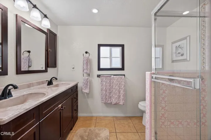 25-web-or-mls-029_Upmarketmedia_720San#5
