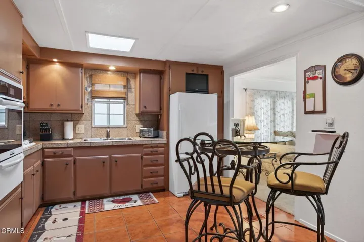 19-web-or-mls-019_Upmarketmedia_720San#5