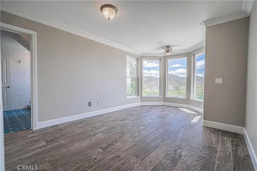 Secondary bedroom