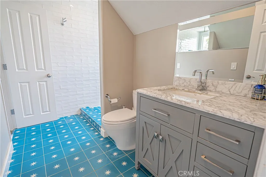 Jack n Jill bathroom