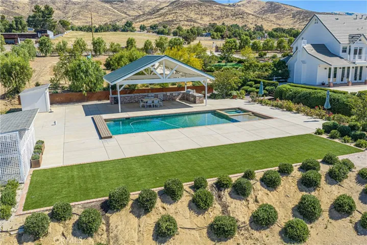 9248 Hierba, Agua Dulce, California 91390