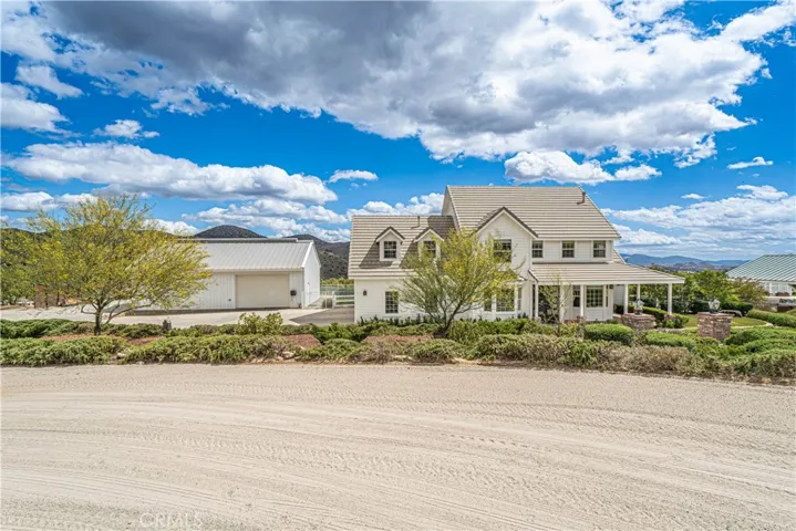 9248 Hierba, Agua Dulce, California 91390