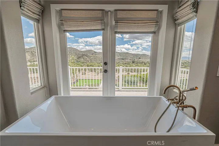 9248 Hierba, Agua Dulce, California 91390