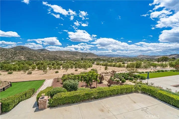 9248 Hierba, Agua Dulce, California 91390