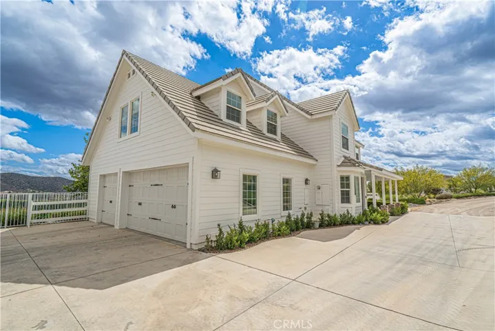 9248 Hierba, Agua Dulce, California 91390