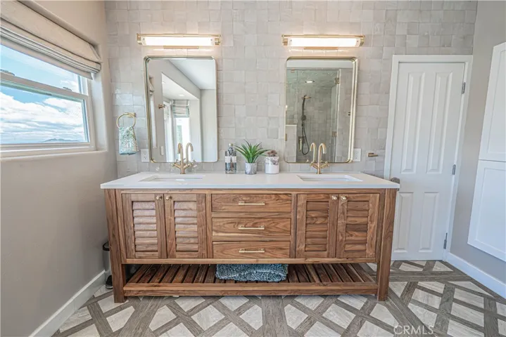 9248 Hierba, Agua Dulce, California 91390