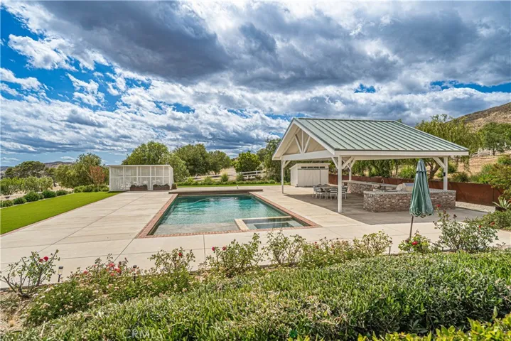 9248 Hierba, Agua Dulce, California 91390