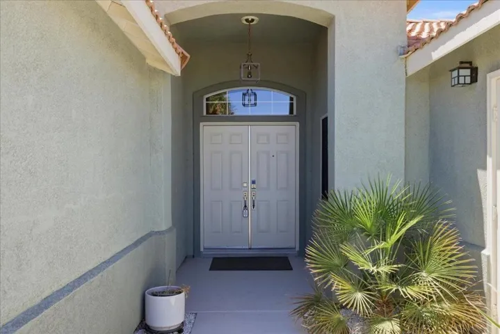 06-Exterior Front