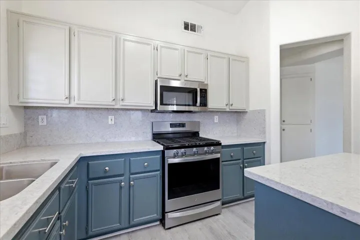 15-Kitchen