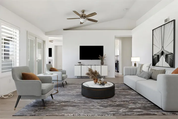11-Living Room (2)
