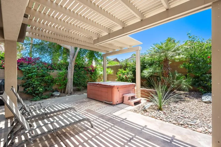22-web-or-mls-JMGolden_OPMG_0526_022