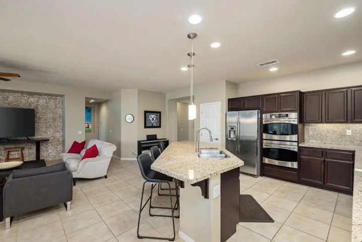 31-web-or-mls-JMGolden_OPMG_0526_031