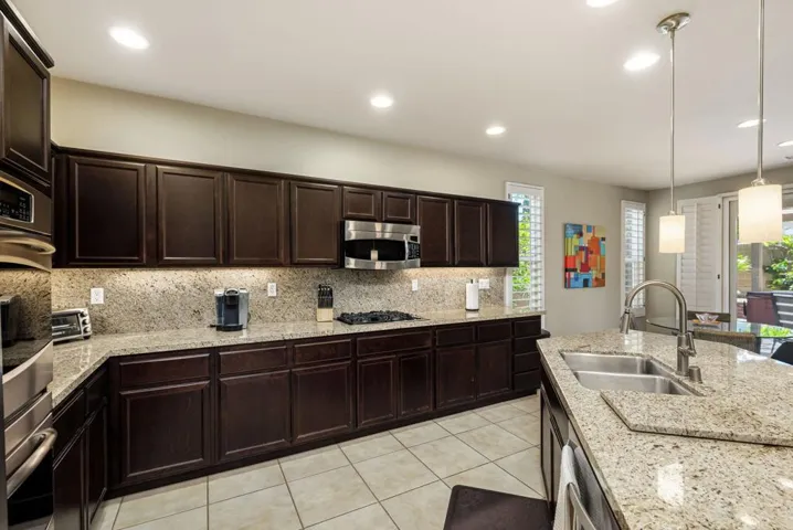 36-web-or-mls-JMGolden_OPMG_0526_036