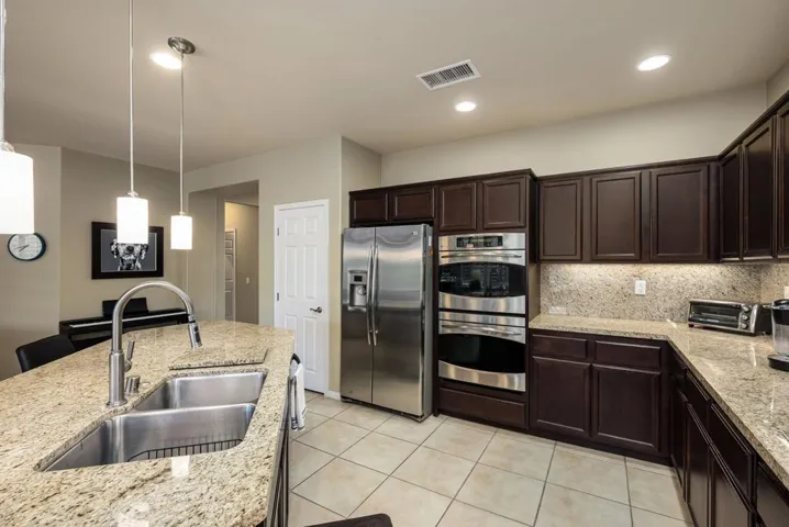 37-web-or-mls-JMGolden_OPMG_0526_037