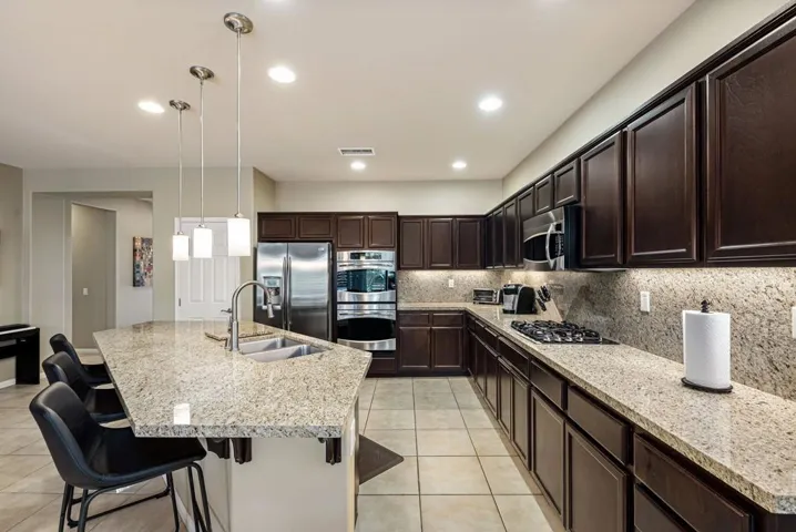 30-web-or-mls-JMGolden_OPMG_0526_030