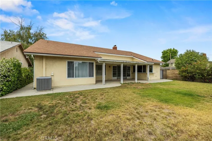 back yard and patio - Newer AC