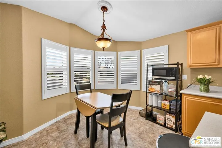 Breakfast area in kitchen