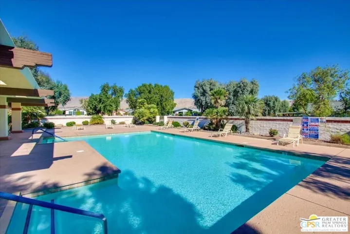Community pool